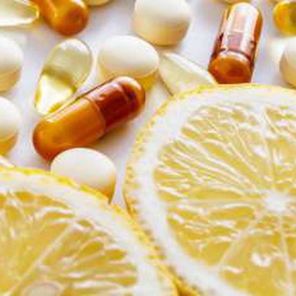 Capsules and lemon slices